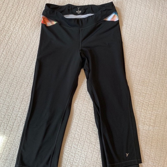 Two pairs of ON Active crops/ tie dye detail - Picture 1 of 3